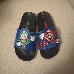 Kids Mario & Luigi Slide Slippers - Black and Blue